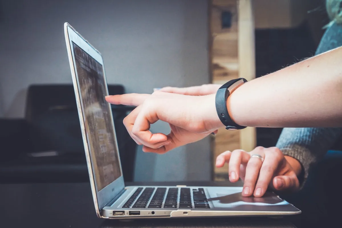 Étudiant apprentissage contrat professionnalisation comparaison